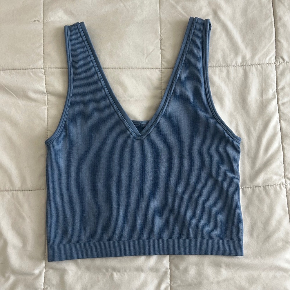 Fabletics Ribbed V-Neck‎ Crop Tank Top Blue Seamless Yoga Workout Small athletic
